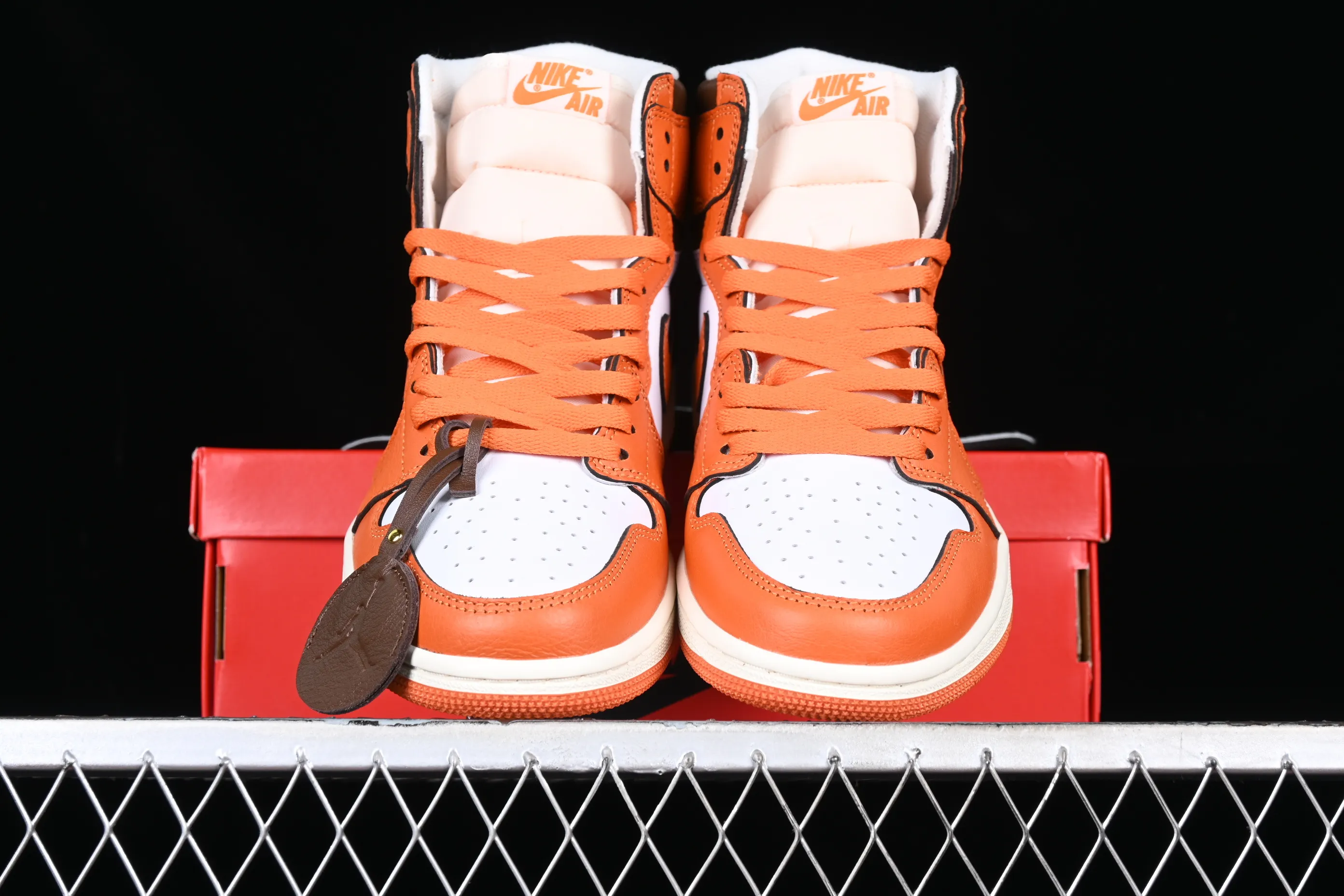 All categories Air Jordan Jordan series basketball shoes Air Jordan 1 High Pure original Air Jordan 1 High OG "Starfish" AJ1 Joe 1 Hermes Orange high-top basketball shoes DO9369-101